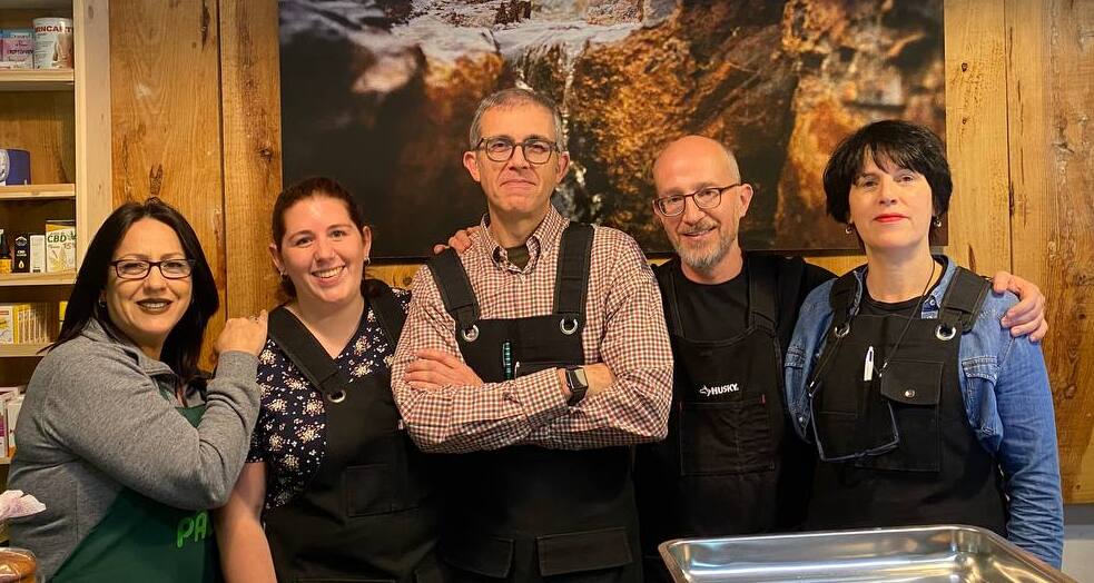 La tienda de productos ecológicos La Acequia, ubicada en La Laguna, cumple diez años desde su apertura. Víctor, uno de sus propietarios, nos cuenta su experiencia.